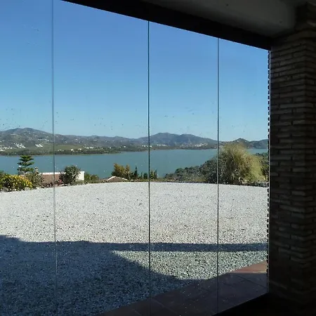 Villa Del Vinuela